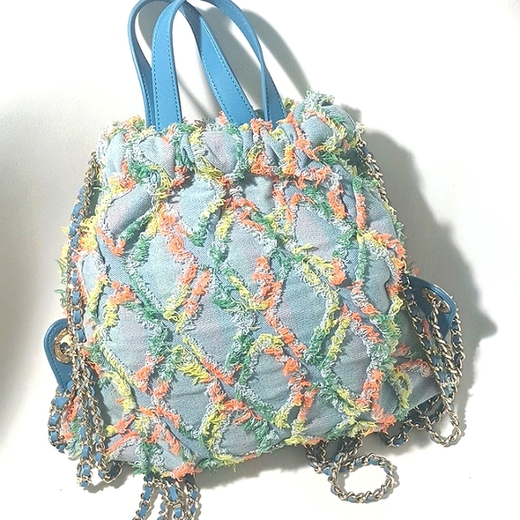 STEVE MADDEN CONVERTIBLE BLUE BAG WITH DIAMOND FEATHER DETAILS BAG